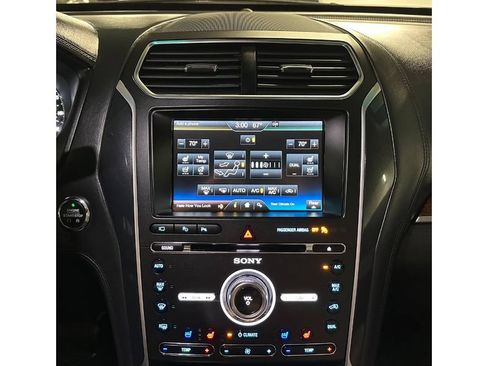 Used 2016 Ford Explorer Platinum AWD/4WD image 29