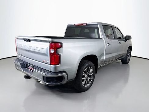 Used 2024 Chevrolet Silverado 1500 RST w/ Z71 Off-Road Package AWD/4WD image 9