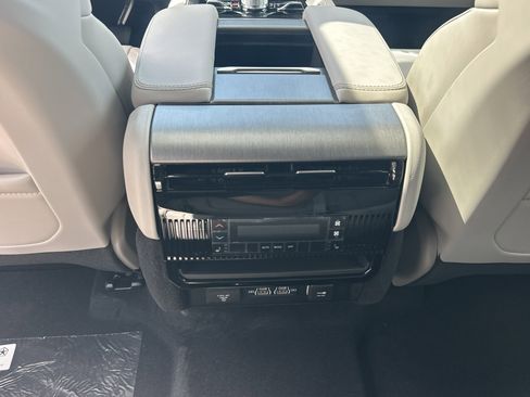 New 2026 Jeep Grand Wagoneer Limited AWD/4WD image 15