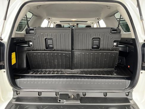 Used 2018 Toyota 4Runner Limited w/ Four Season Floor Mat Package AWD/4WD image 40