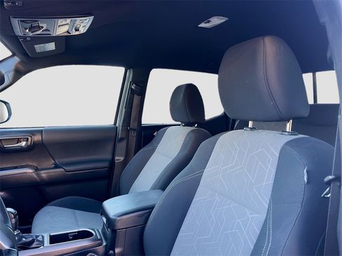 Used 2023 Toyota Tacoma TRD Off-Road image 19