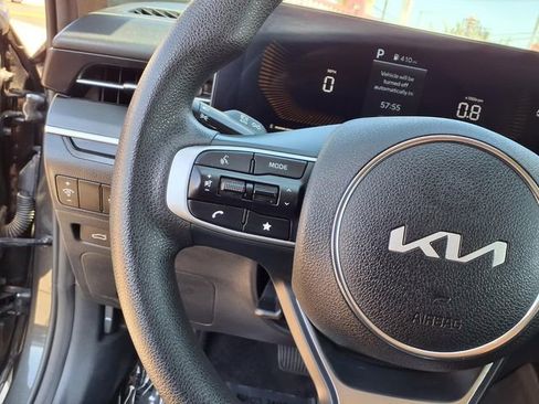 Used 2025 Kia K5 LXS FWD image 17