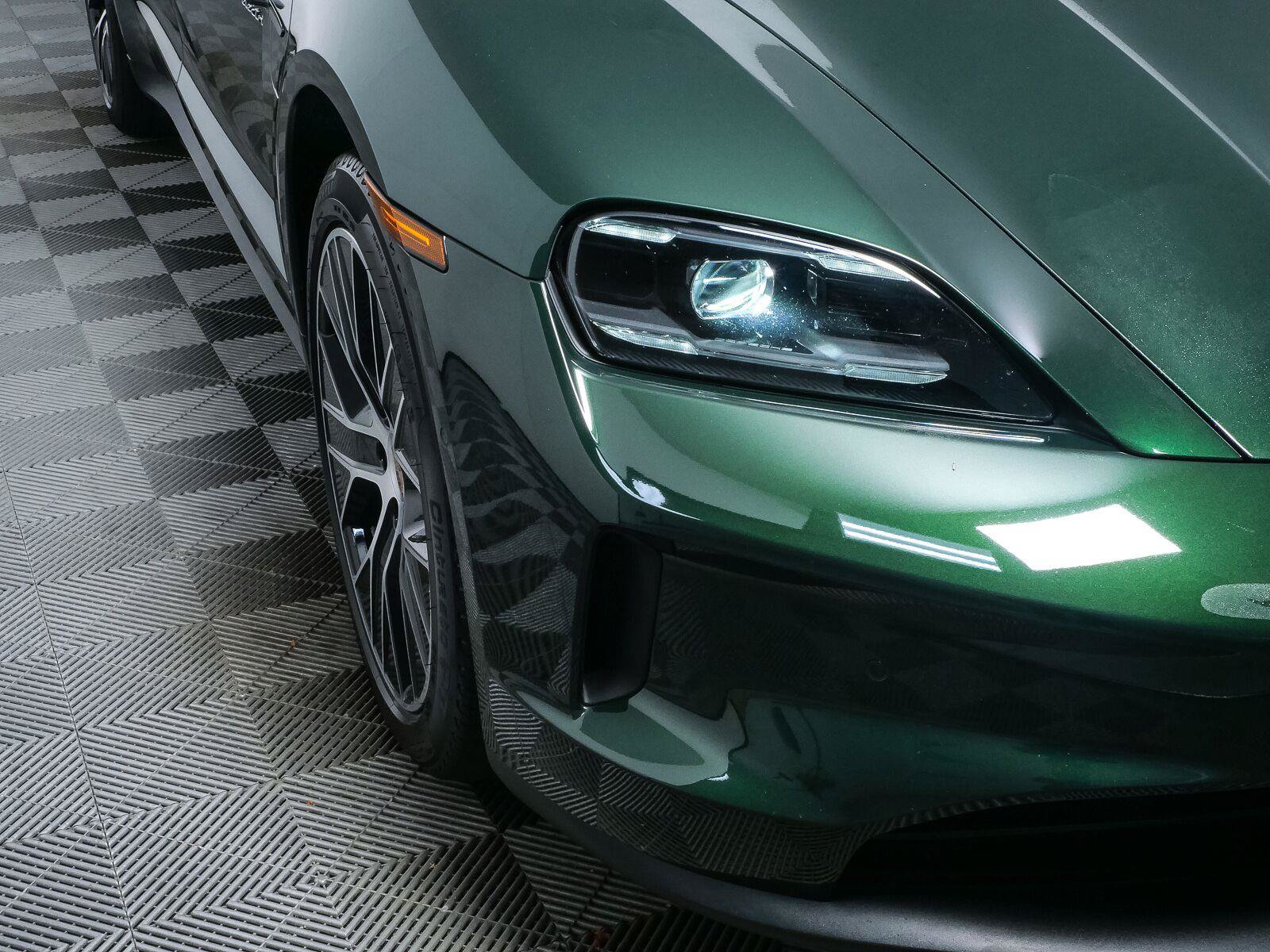 Certified 2025 Porsche Taycan AWD/4WD image 38