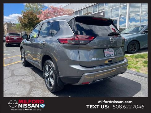 Certified 2024 Nissan Rogue SL w/ SL Premium Package AWD/4WD image 3