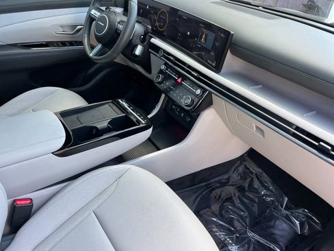 Certified 2025 Hyundai Tucson Limited image 17