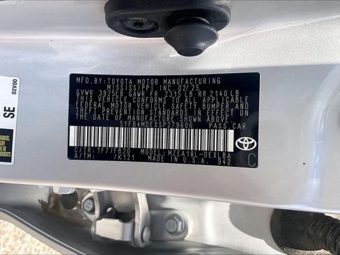 Used 2025 Toyota Corolla LE FWD image 32