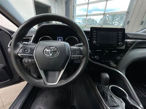 Used 2022 Toyota Camry LE FWD image 14
