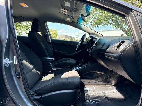 Used 2015 Kia Forte EX image 28