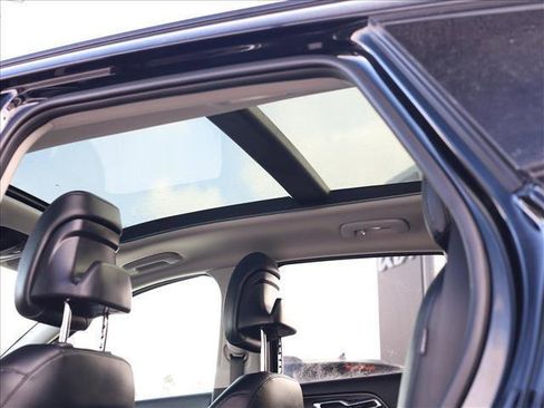 Used 2025 Kia Sportage SX image 22