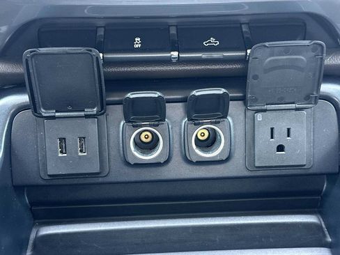 Used 2016 Chevrolet Silverado 1500 LTZ w/ Sport Package AWD/4WD image 34