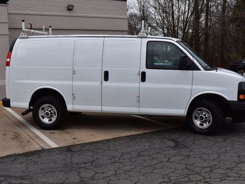 Used 2018 GMC Savana 2500 w/ Communications Package image 4