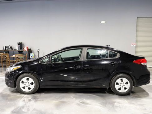 Used 2018 Kia Forte LX w/ LX Rear Camera Package FWD image 4