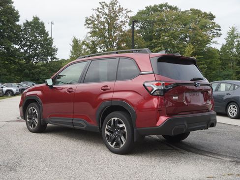 Used 2025 Subaru Forester Limited AWD/4WD image 7