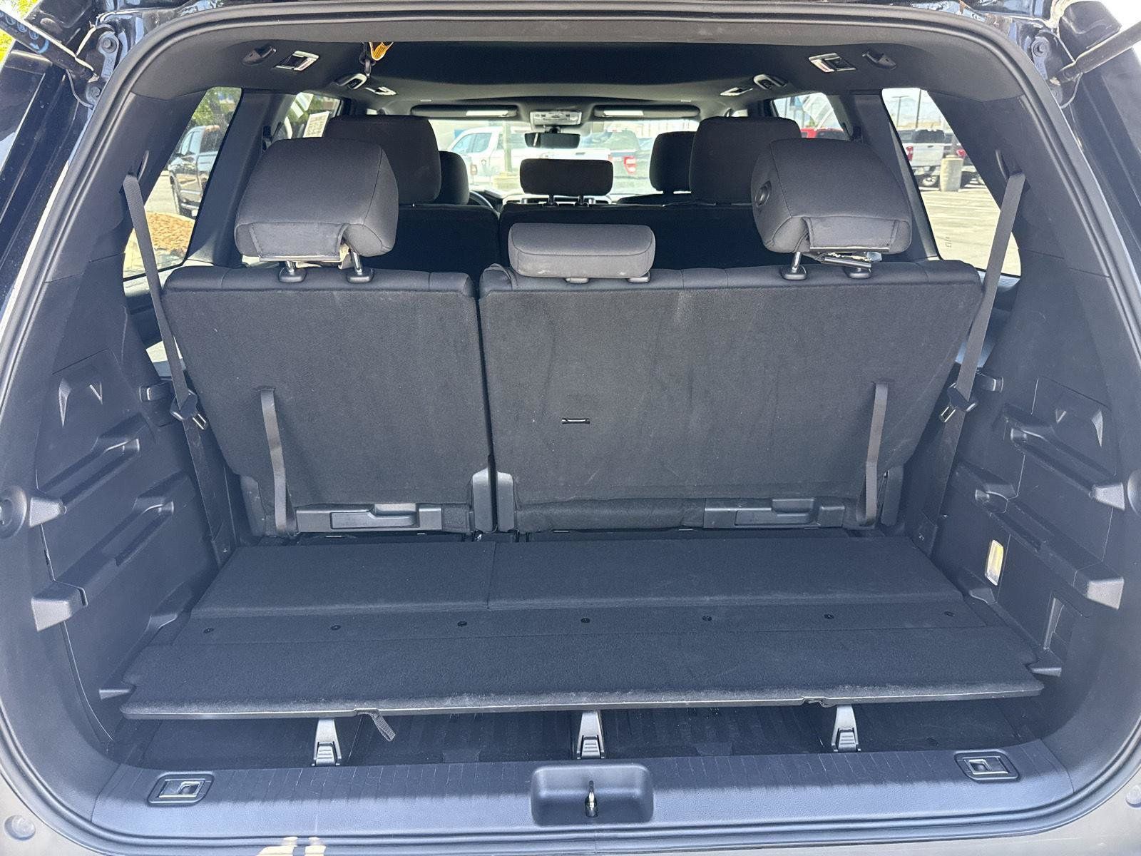 Used 2025 Toyota Sequoia SR5 AWD/4WD image 9