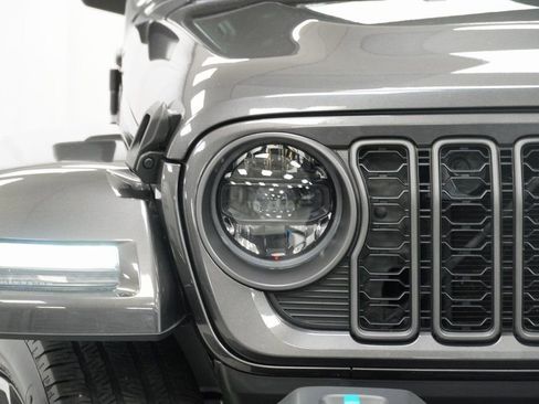 Used 2024 Jeep Wrangler Unlimited w/ Convenience Group image 5