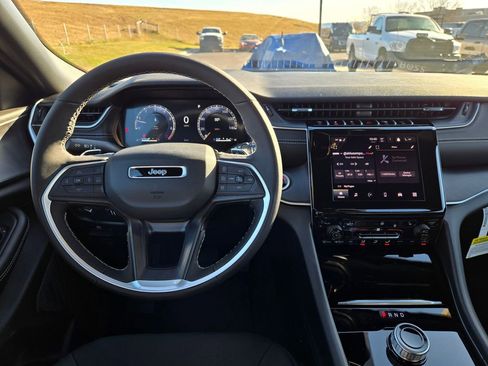 New 2025 Jeep Grand Cherokee Laredo X image 17