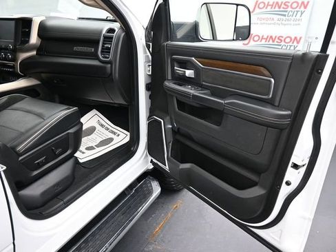 Used 2022 RAM 3500 Laramie image 10