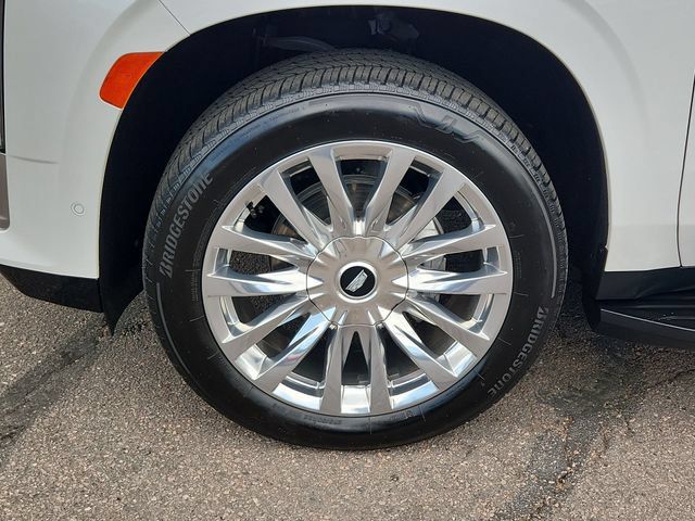 Certified 2024 Cadillac Escalade ESV Premium Luxury AWD/4WD image 27