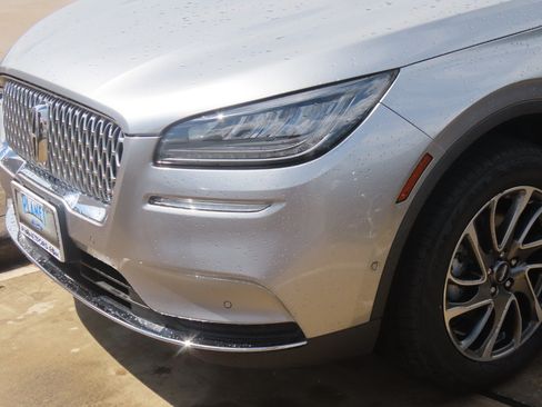 Used 2022 Lincoln Corsair FWD w/ Equipment Group 101A image 3