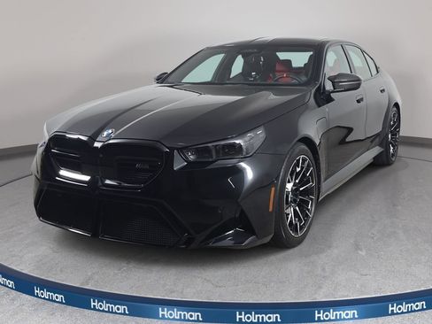 Used 2025 BMW M5 w/ Carbon Package AWD/4WD image 1