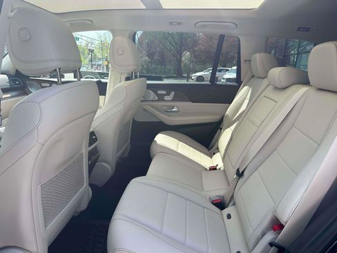Certified 2023 Mercedes-Benz GLS 450 4MATIC image 9
