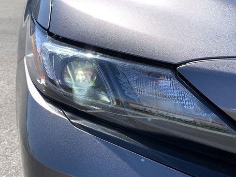 Used 2023 Toyota Camry SE FWD image 9