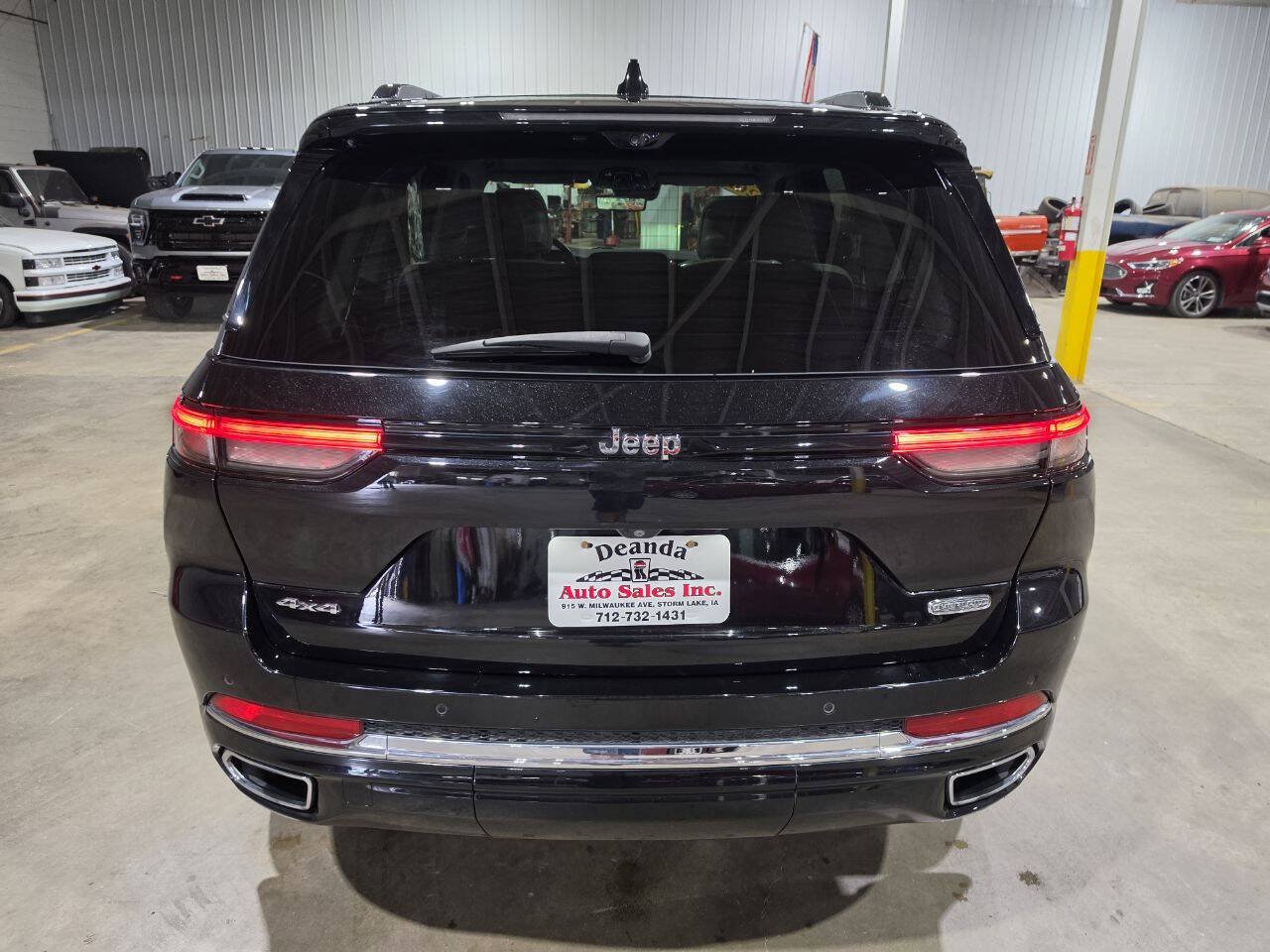 Used 2022 Jeep Grand Cherokee Overland w/ Adv Protech Group III AWD/4WD image 9