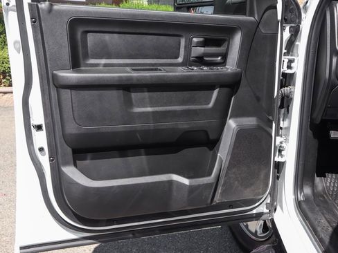 Used 2024 RAM 2500 Tradesman w/ Chrome Appearance Group image 16