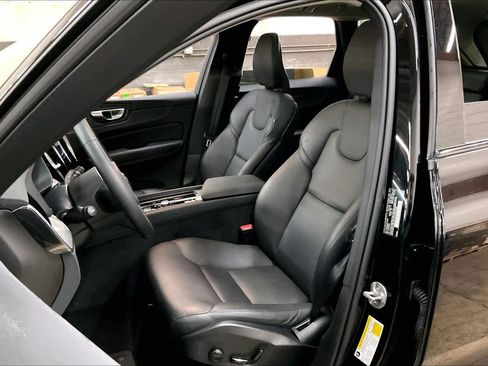 Used 2025 Volvo XC60 B5 Core w/ Protection Package Premier image 27