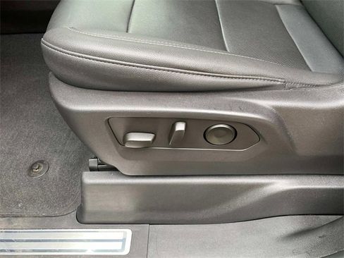 Used 2024 Chevrolet Silverado 2500 LTZ w/ LTZ Convenience Package image 15