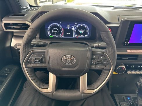 New 2026 Toyota Tacoma TRD Off-Road AWD/4WD image 18