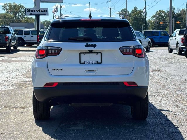 Used 2023 Jeep Compass Latitude w/ Convenience Group AWD/4WD image 31