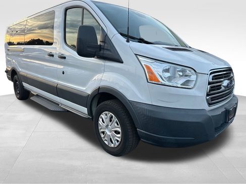 Used 2018 Ford Transit 350 XLT image 8