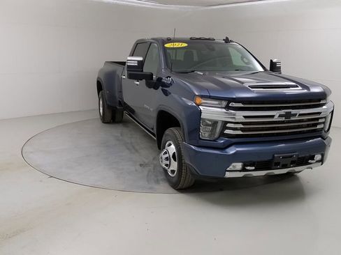 Used 2021 Chevrolet Silverado 3500 High Country image 10