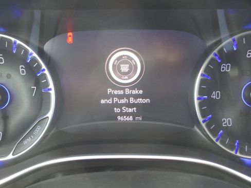 Used 2019 Chrysler Pacifica Limited FWD image 14