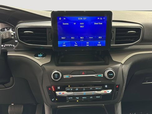 Used 2020 Ford Explorer XLT w/ Equipment Group 202A image 12