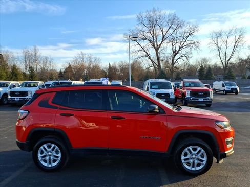 Used 2018 Jeep Compass Sport w/ Cold Weather Group image 8