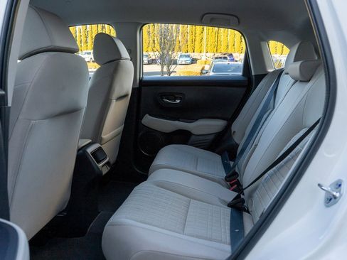 Used 2025 Honda HR-V LX image 9