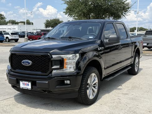 Used 2018 Ford F150 XL w/ Equipment Group 101A Mid AWD/4WD image 9