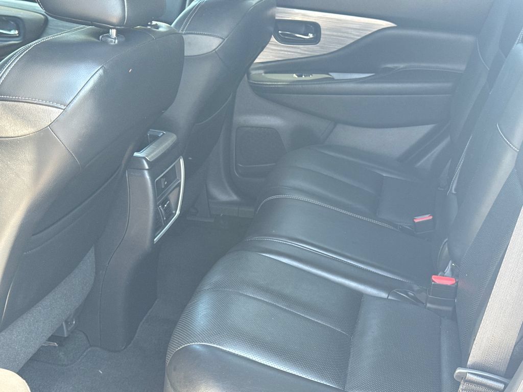 Used 2016 Nissan Murano SL w/ SL Technology Package FWD image 21