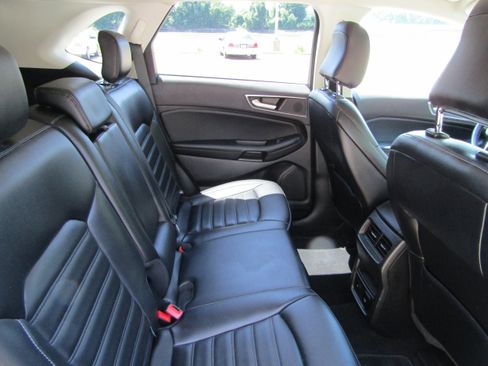 Used 2023 Ford Edge SEL w/ Convenience Package AWD/4WD image 16