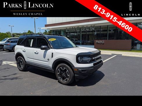 Used 2023 Ford Bronco Sport Outer Banks w/ Tech Package image 2