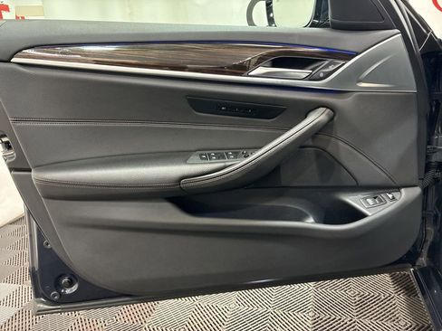 Used 2018 BMW 530e xDrive w/ Premium Package 2 AWD/4WD image 22