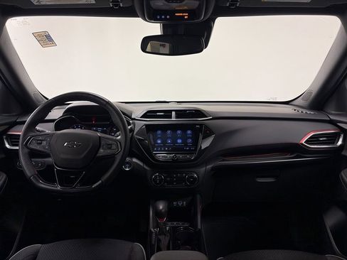 Used 2023 Chevrolet TrailBlazer RS w/ Convenience Package AWD/4WD image 3