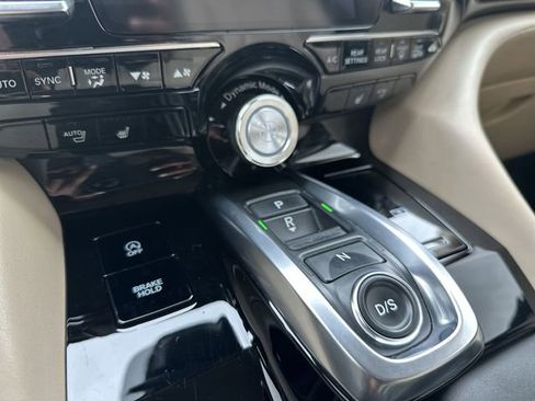 Used 2025 Acura MDX w/ Technology Package image 11