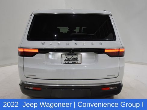 Used 2022 Jeep Wagoneer Series III w/ Premium Group I AWD/4WD image 5