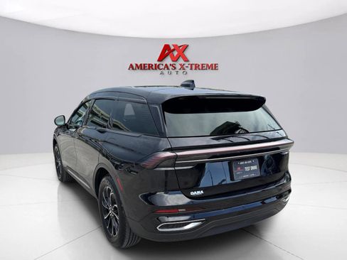 Used 2024 Lincoln Nautilus Premier AWD/4WD image 3