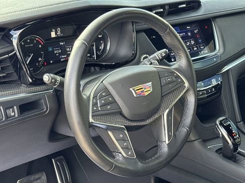 Certified 2022 Cadillac XT5 Sportv image 16