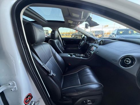 Used 2017 Jaguar XJ R-Sport image 25