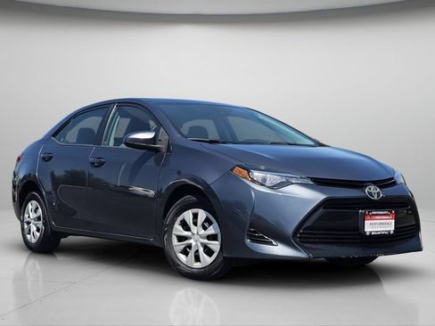 Used 2017 Toyota Corolla L w/ Carpet Mat Package (TMS) FWD image 2
